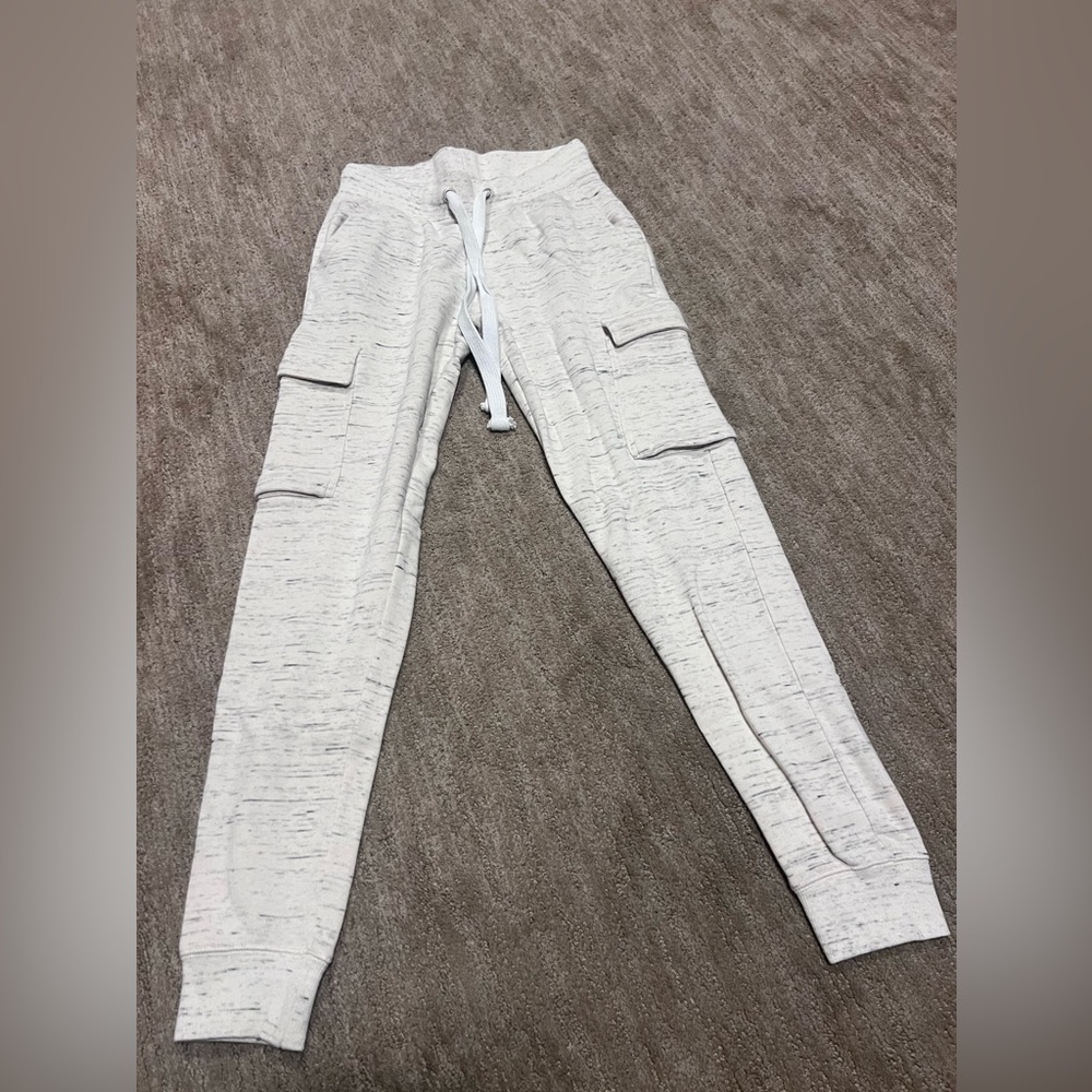 CARGO STYLE SWEATPANTS IN BEIGE